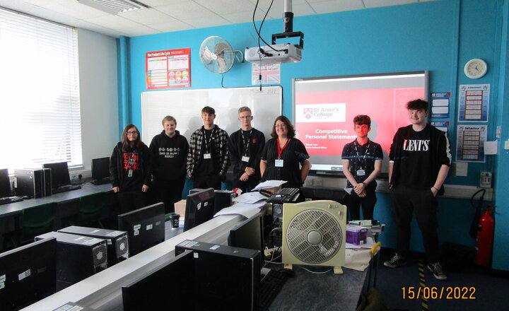 Image of ACHS Students meet Hannah from Oxford University